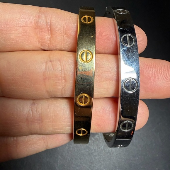 Set of Stainless Steel bracelets - gold and silver - Picture 16 of 16